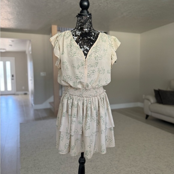 Floral Cream Dress - Cara Loren - Picture 4 of 10